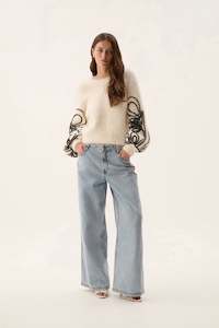 The Modest Edit: Freeflow Blouson Sleeve Knit