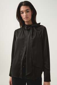 The Modest Edit: Dura Pussy Bow Blouse