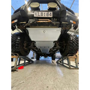 Mitsubishi Pajero Rotorua: Mitsubishi Pajero Gen 2 Bash Plates