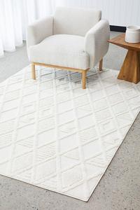 Marina: Power Loomed Marina Lisa White Rug