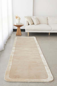 Natural Color: Hand-Tufted NZ Wool & Viscose Husk Runner Rug