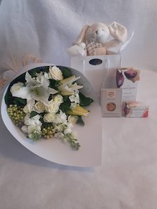 Baby Package Neutral - Albany Florist