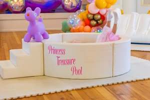 Soft Play: White round Ball Pit