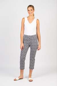 Vassalli Printed Slim Leg 7/8 Length Lightweight Pull On Pant - Cove