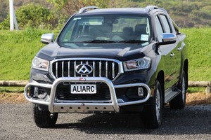 Products: L816 Budge Bullbar complete with Belly Pan