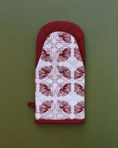 Evergreen Collection - Pohutukawa Oven Mitt (Salsa)