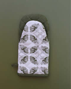 Evergreen Collection - Pohutukawa Oven Mitt (Olive)