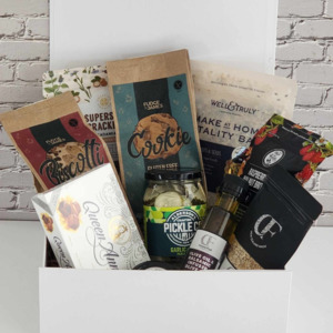Pre Curated: A Delicious Delight Gift Box