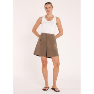 Clothing: Feather & Noise Hayley Short