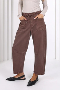 Pants: Leo Barrell Pants - Chocolate