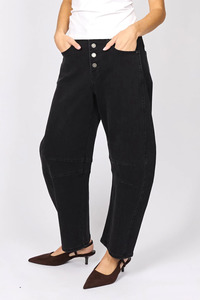 Jeans: Carson Barrel Jeans - Black