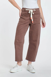 Jeans: Carter Barrel Jeans - Chocolate