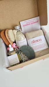 Welcome Baby Gift Bundle - Neutral