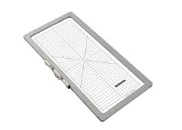 Bernina Bernette Accessories 1: BERNINA Medium Border Magnetic Embroidery Hoop