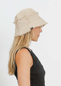 Winter Hats: WYATT REVERSIBLE HAT / BEIGE