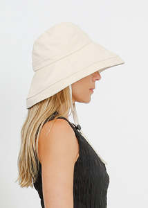 Winter Hats: SAYA HAT / CREAM