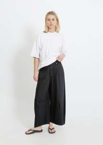 Trousers: ELLIE JEAN / BLACK