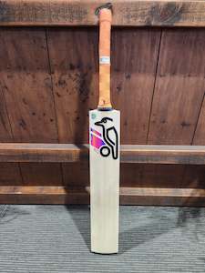 Bats: Aura Pro 3.0 Supalite Cricket Bat - Short Blade