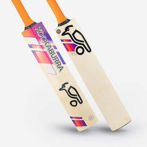 Bats: Aura Pro 4.0 Cricket Bat JNR