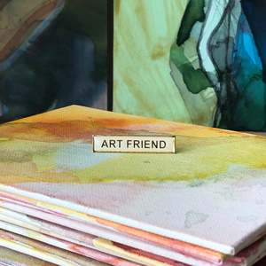 Nice Arts: “ART FRIEND” pin