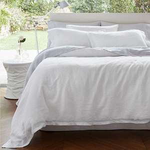 Duvet Covers: Baltic Linen Duvet Set: White - Queen