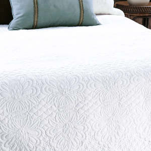 Fontanella White Bedspread - Queen