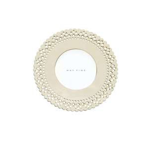 Picture Frames: Dotted Round Cream Frame