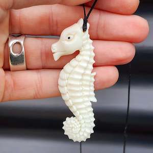 necklace: Natural Hand Carved Maori Bone Carving Pendant Necklace - Seahorse