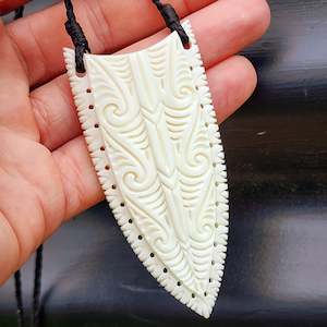 Natural Carved Maori Bone Carving Pendant Necklace - Detailed Etched Spear Head