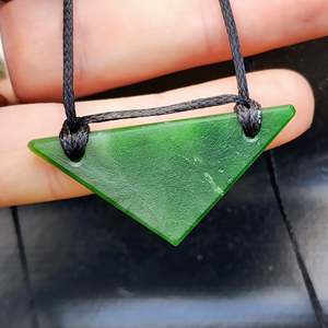 Nz Greenstone Pounamu: NZ Greenstone Pounamu Plate Pendant Necklace (N447)