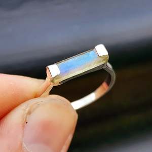 (T) Solid 925 Sterling Silver & Natural Labradorite Handmade Bar Ring