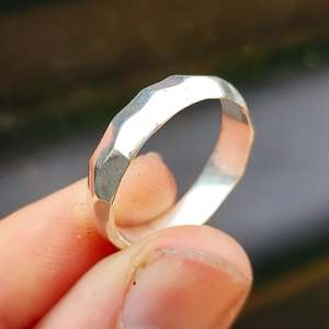 Plain Sterling Silver Rings: (Y) Solid 925 Sterling Silver Diamond Cut Band Ring