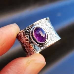 (Q) Solid 925 Sterling Silver & Natural Amethyst Textured Wide Band Ring