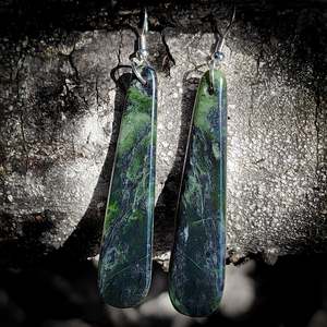 NZ Greenstone Pounamu Hanging Hook Earrings (N631)