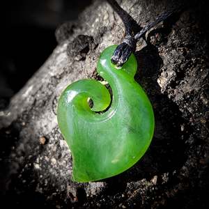 NZ Greenstone / Pounamu Koru Twist Pendant Necklace (N645)