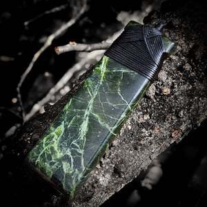 NZ Greenstone / Pounamu Toki Pendant Necklace (N641)