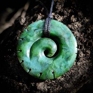 NZ Greenstone / Pounamu Notched Koru Pendant Necklace (N636)