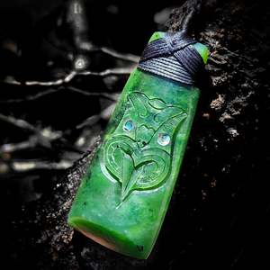 NZ Greenstone Pounamu Tiki Toki Pendant Necklace (P5B6)