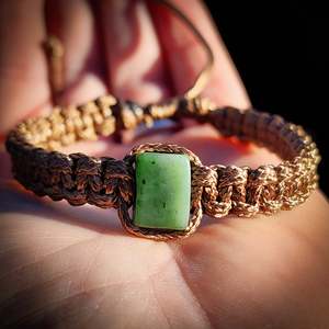 Nz Greenstone Bracelets: NZ Greenstone Pounamu Brown Macrame Cube Bracelets