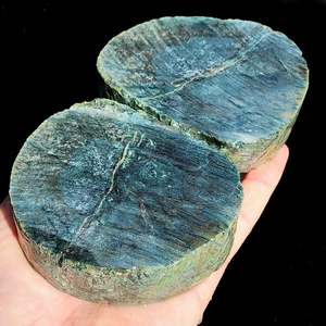1kg Raw New Zealand Greenstone / Pounamu Carving Slices (R14B558)