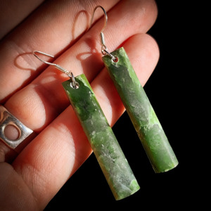 NZ Greenstone Pounamu Hanging Hook Earrings (N697)