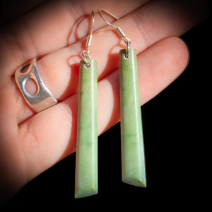 NZ Greenstone Pounamu Hanging Hook Earrings (N694)