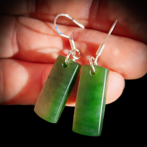NZ Greenstone Pounamu Hanging Hook Earrings (N689)