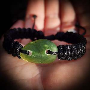 NZ Greenstone Pounamu One Off Macrame Bracelet (1A3-834)