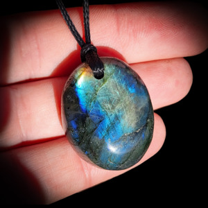 Natural Labradorite Oval Freeform Pendant Necklace (1BBB313)