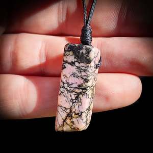 Natural Rhodonite Stone Pendant Necklace (1BBB310)