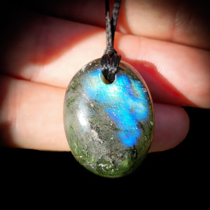 Natural Labradorite Oval Freeform Pendant Necklace (1BBB307)