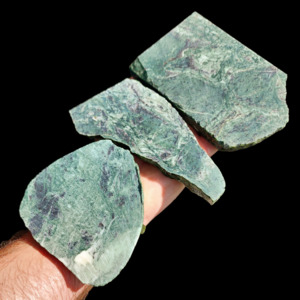 1169g Raw New Zealand Greenstone / Pounamu Carving Slices (R14B604)
