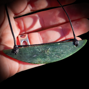 Nz Greenstone Pounamu: NZ Greenstone Pounamu Plate Pendant Necklace (N818)