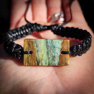 Nz Greenstone Bracelets: NZ Obay Stone / Polychrome Schist One Off Macrame Bracelet (1A3-840)